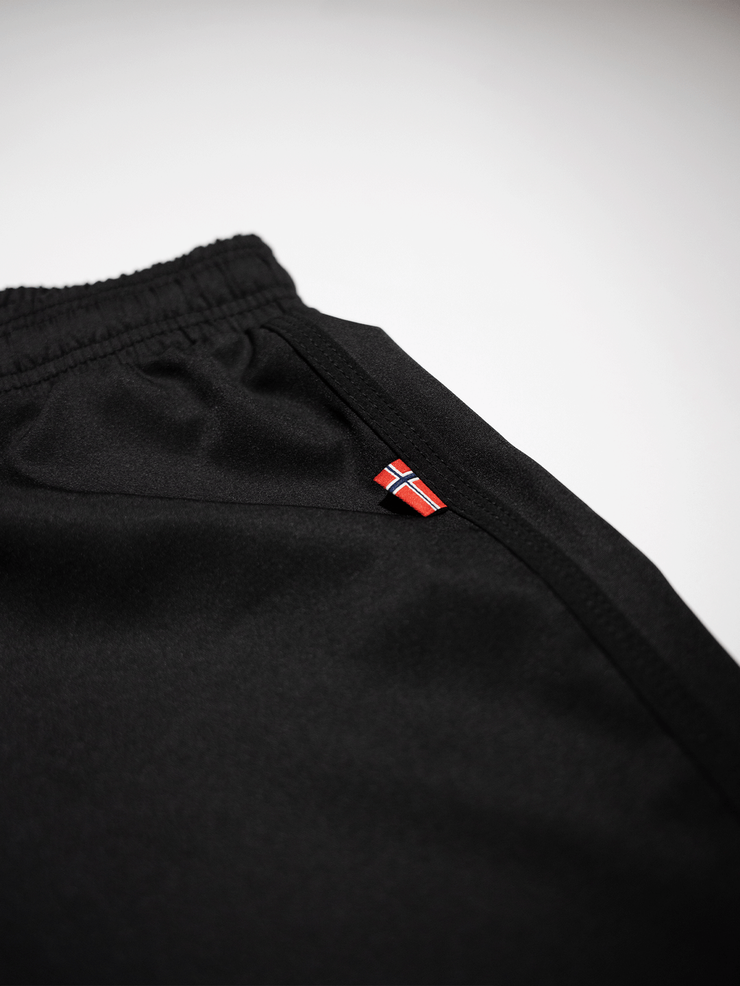 NORZ SHORTS - MIDCUT BLACK
